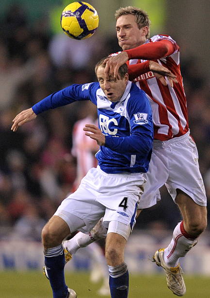 相比之下 相比之下